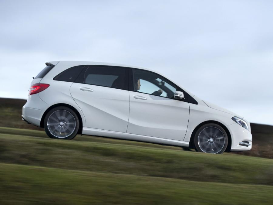  Mercedes-Benz B200 BlueEFFICIENCY 2012 года  (UK) (фото 7 из 14)